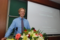 荷兰皇家科学院院长Robbert Dijkgraaf教授访问理论物理研究所